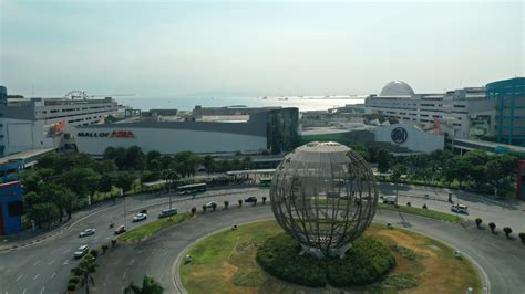 DIOR in SM Mall of Asia (MOA) .